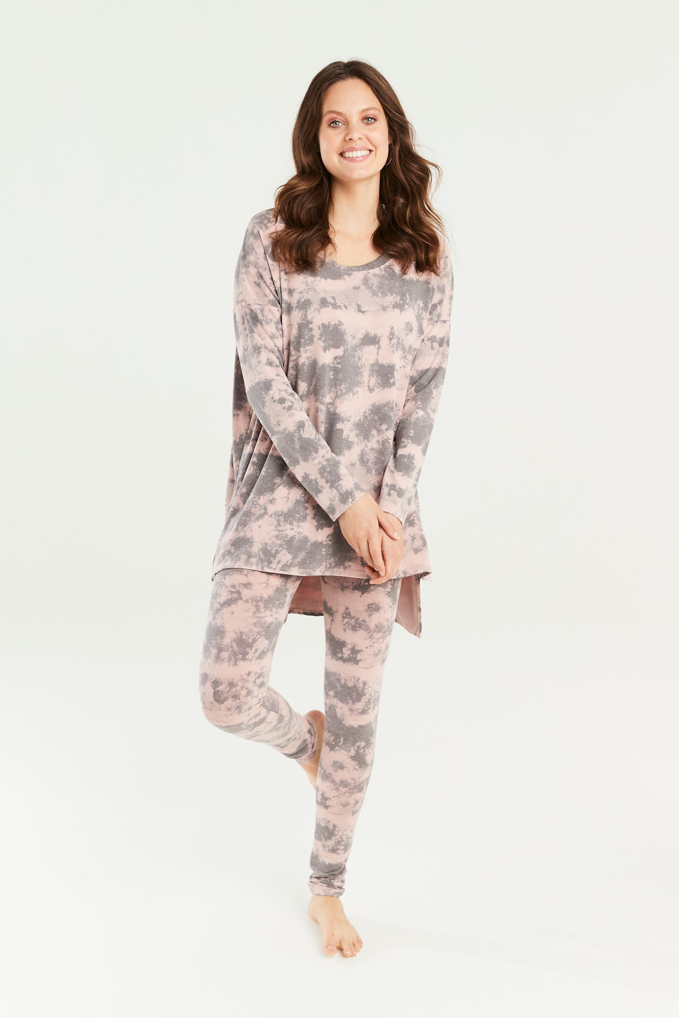 Gee Dipped Back Long Line Cloud Print Top