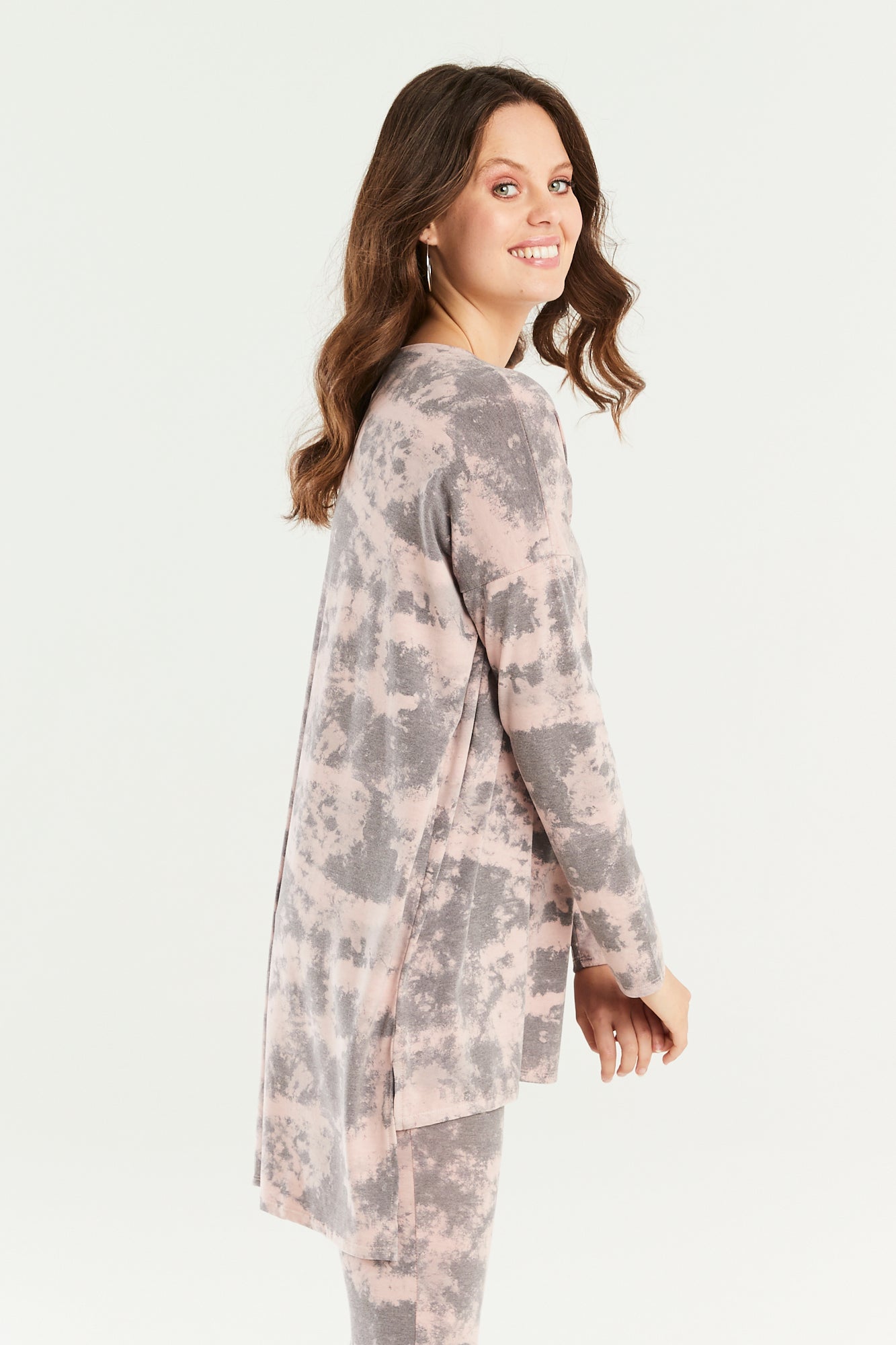 Gee Dipped Back Long Line Cloud Print Top