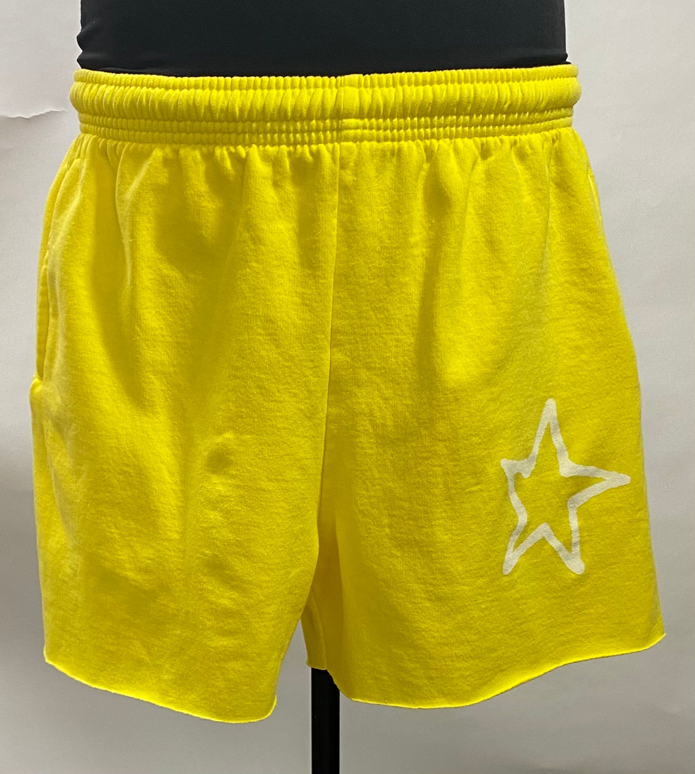 ST23 Star print shorts
